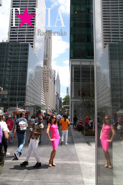 Начните фотографироваться и окружающие с удовольствием присоединятся! Крайслер Билдинг, Нью-Йорк